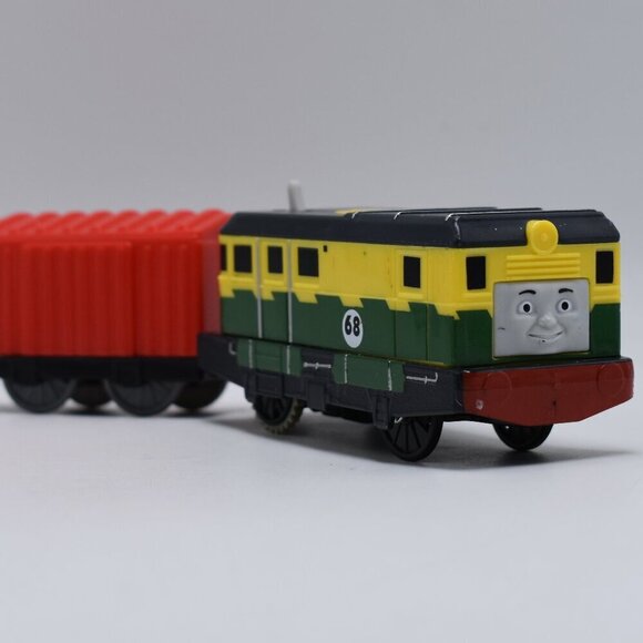 Philip 68 and Cargo Car Trackmaster Battery Operated Train Thomas & Friends 2013 - Picture 1 of 12